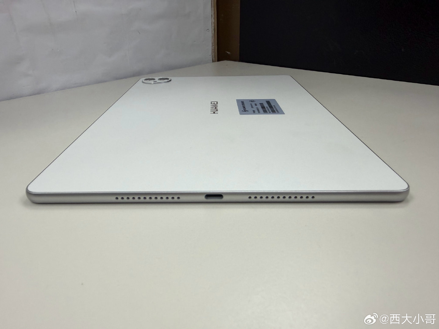 2024款华为MatePad Pro 12.2寸，国行12+512GWIFI版白色98新，OLED2.8K全面屏，极少使用，电池效率100%，2680 ​