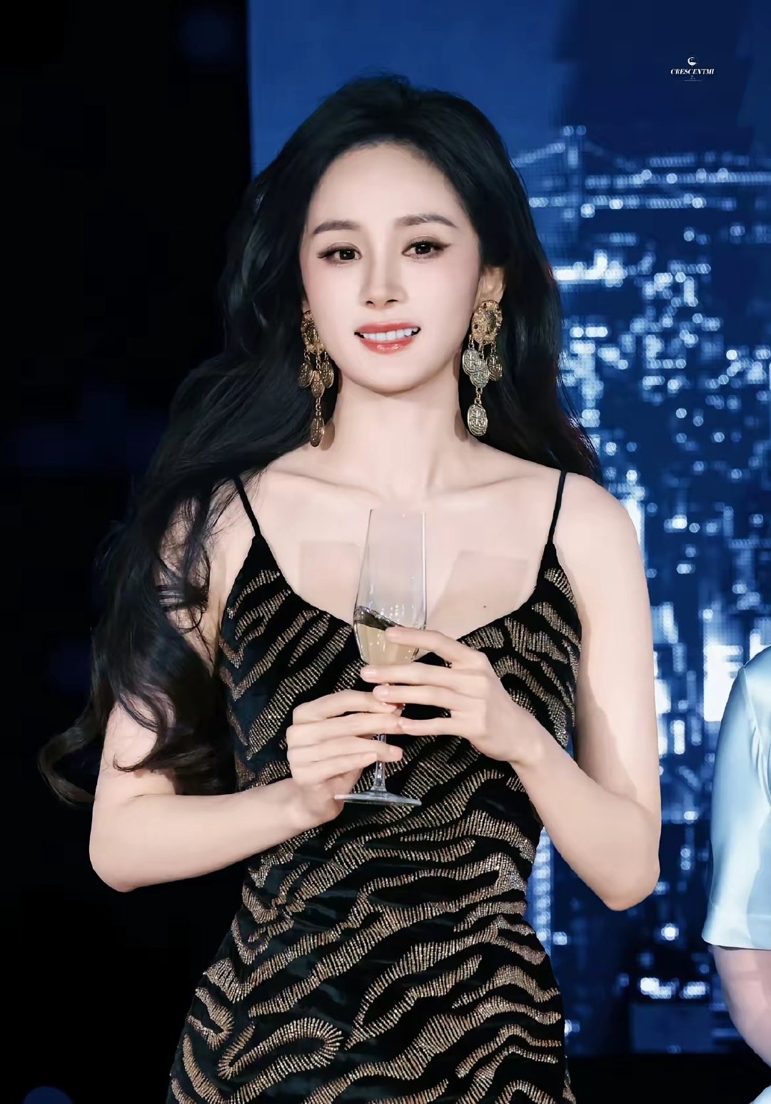 杨幂和张馨予的“女人味”根本不是同个赛道的东西。 ​