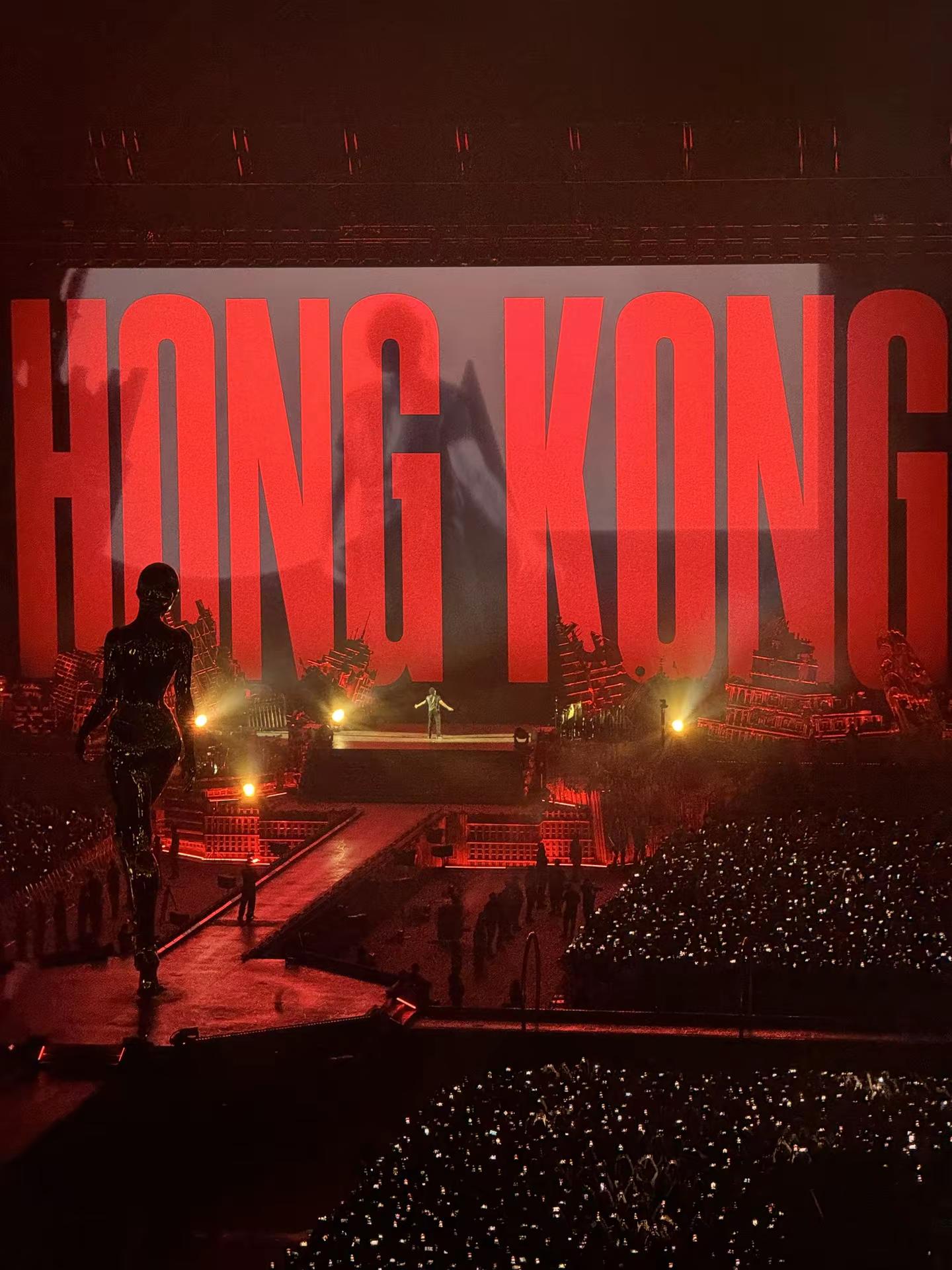 有幸成为全球首场第一批听众 不用去赛里木湖了 没白活全球巡演 王菲 季候风 theweeknd