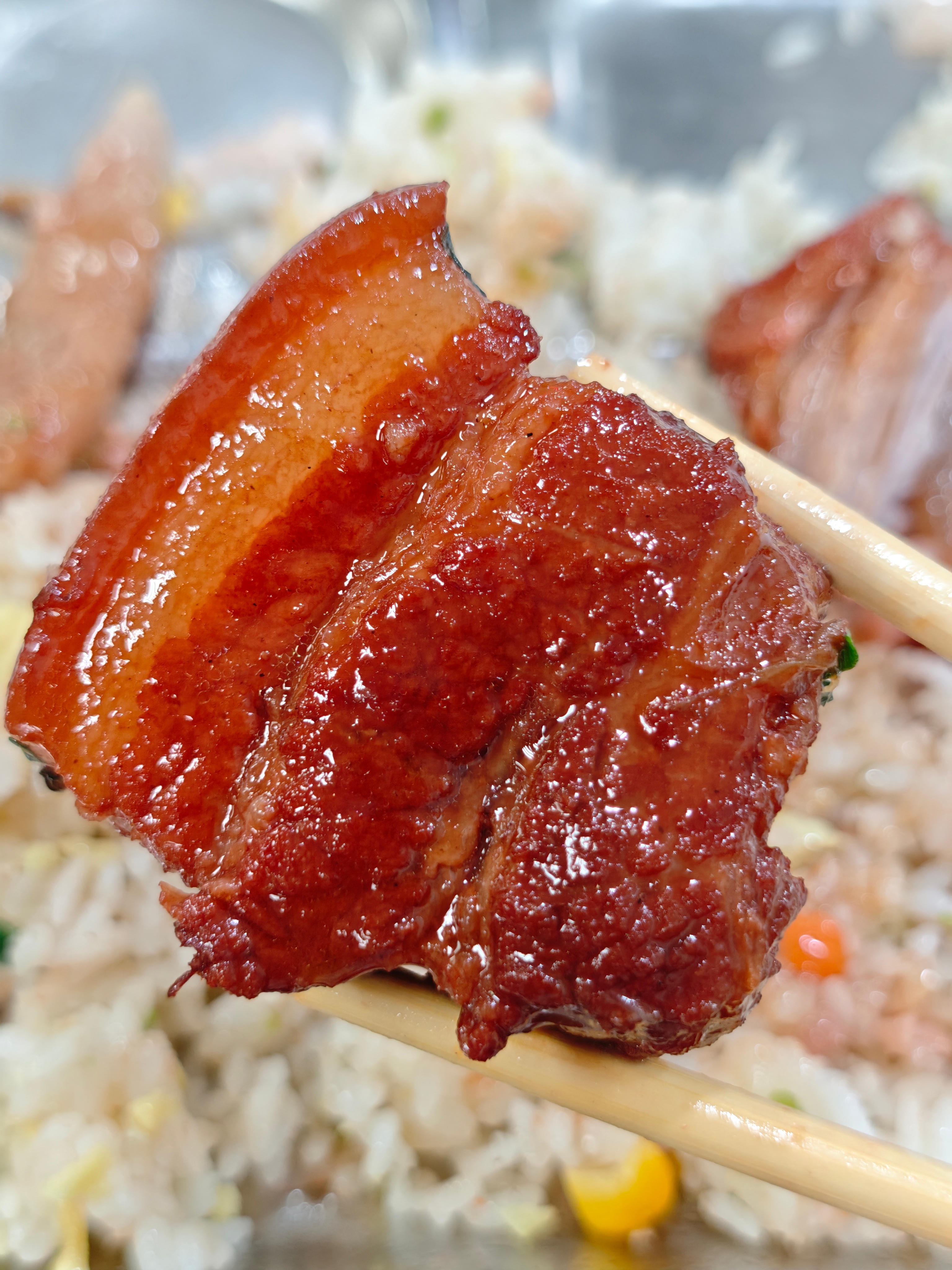 这一口东坡肉真能香迷糊了  （我同事在减肥，看我哐哐吃肉，汤汁拌饭惊呆...