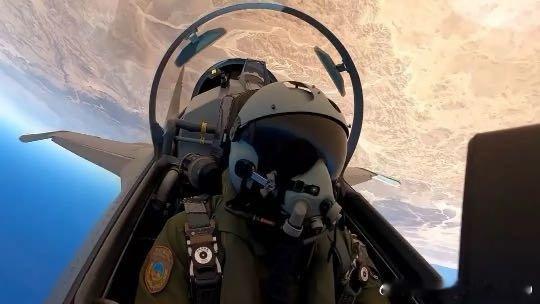 歼-16升空，中埃空军联合训练首个飞行日从异型机空战对抗开始！-我在央视频，邀你一起看更多有品质视频 ​