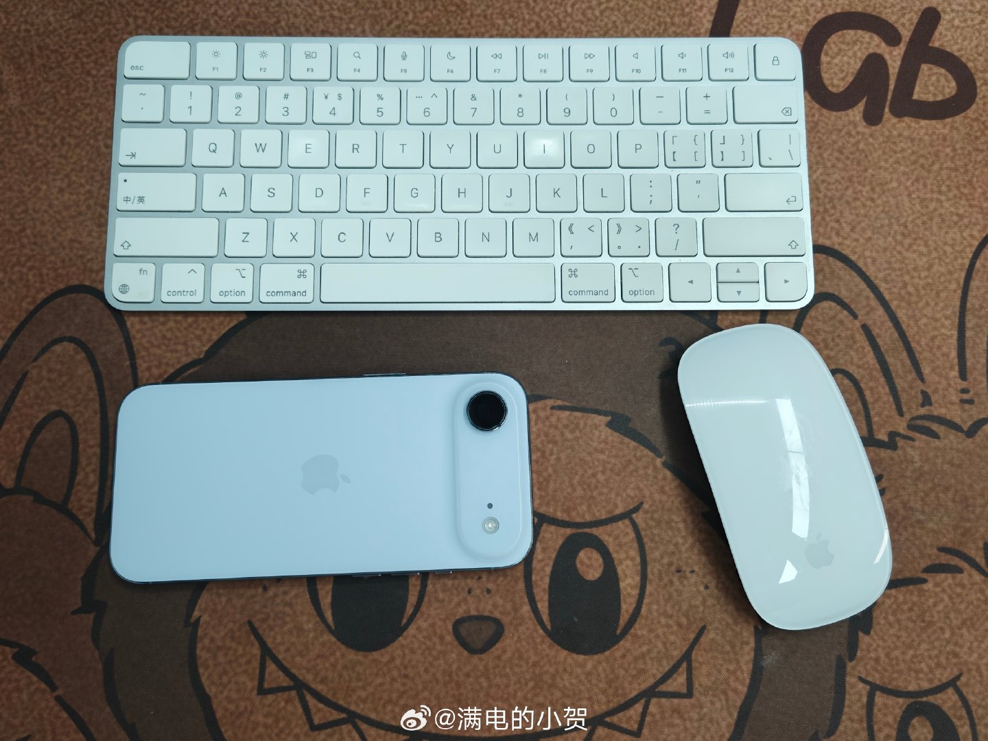 iPhone Air应该是目前我最满意的苹果产品，除了轻薄还是轻薄，但你真别拿他当主力机，它就是一个你受够了现在又厚又蠢的直板机之后的新选择。
#iPhoneAir为何不保值# ​