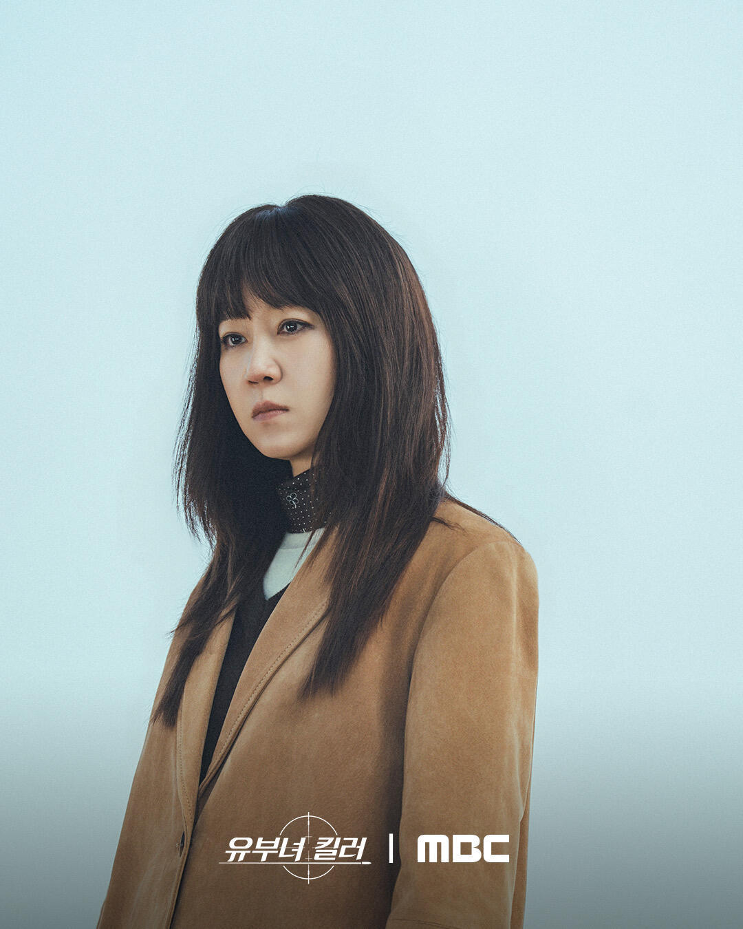 #杀手妈咪#第七集主要是回忆女主和男主相遇相爱的过程，她救了他，他又救了她，互相救赎的CP线写得很感人，我都看哭了😢
女主活得很孤独，一直渴望普通人的生活日常，还好遇到了男主，他们很明显是同类相吸，善良正义勇敢，自然而然的走到了一起，男主让女主得到爱，学会爱，让她摆脱了孤独，重燃了 ​