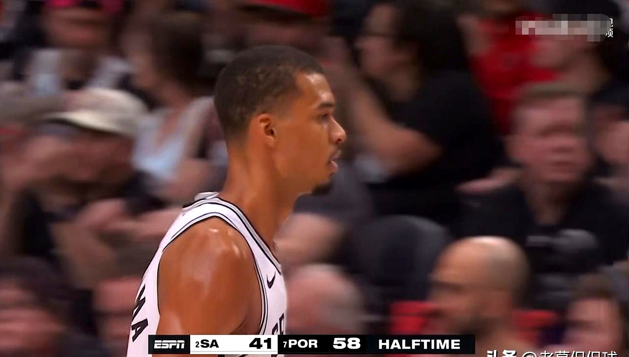 值得一说，首轮G4马刺客场挑战开拓者，上半场41:58落后17分。 文...