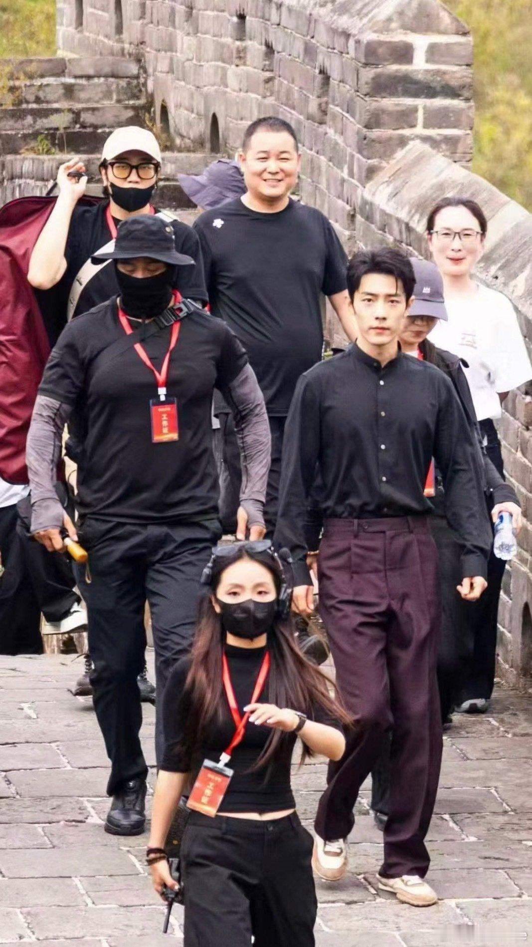 #肖战去金山岭长城了##肖战[超话]#看到有网友偶遇肖战老师，好羡慕啊，又想起来那句不到长城非好汉的豪言壮语了，好想去看看肖老师看过的风景#肖战在长城拍啥呢# ​