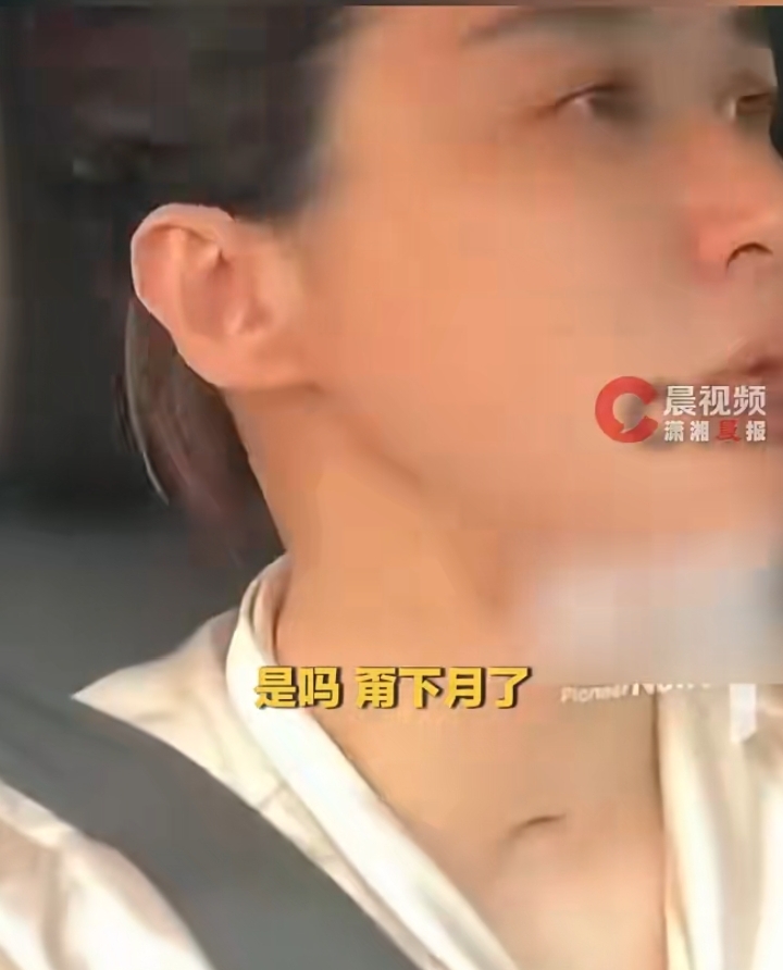 母亲将正读大一儿子每月生活费砍了，父母的纵容正在的掉年轻人
