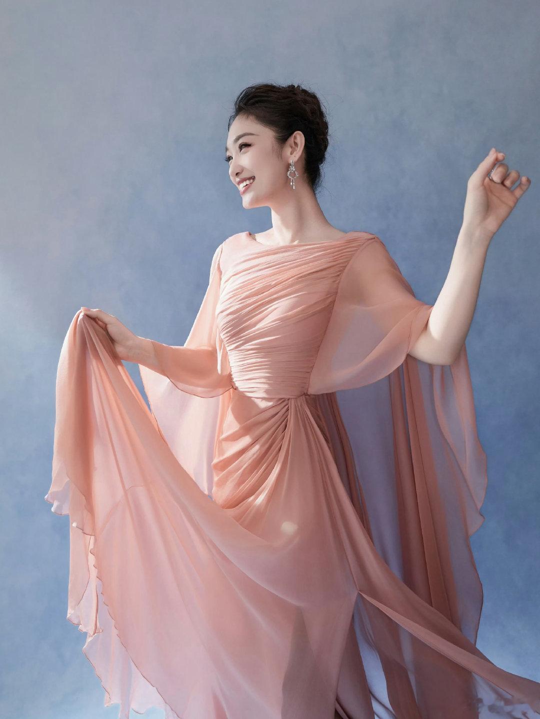 但愿人长久，千里共婵娟～中秋快乐！🌕 ​​​#蓝羽# ​