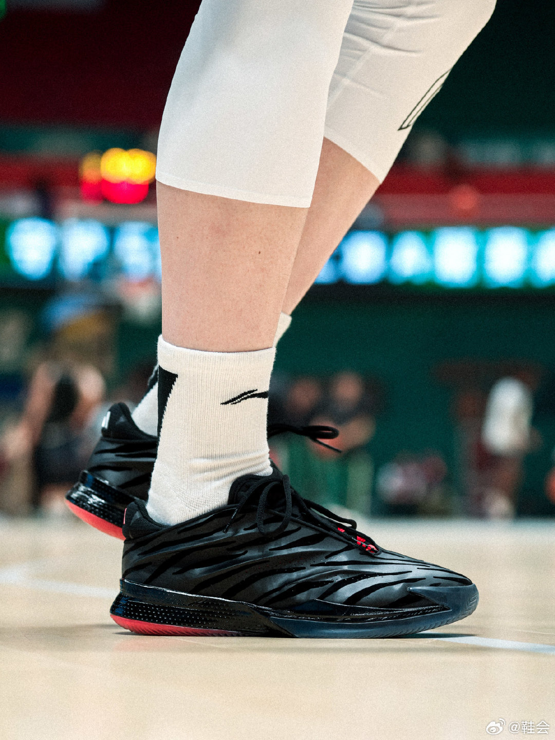 别说胡明轩这双adidas Crazy Energy+ PE细节还挺多的！

©adidasbasketball

#赛场鞋事报[超话]##CBA[超话]# ​