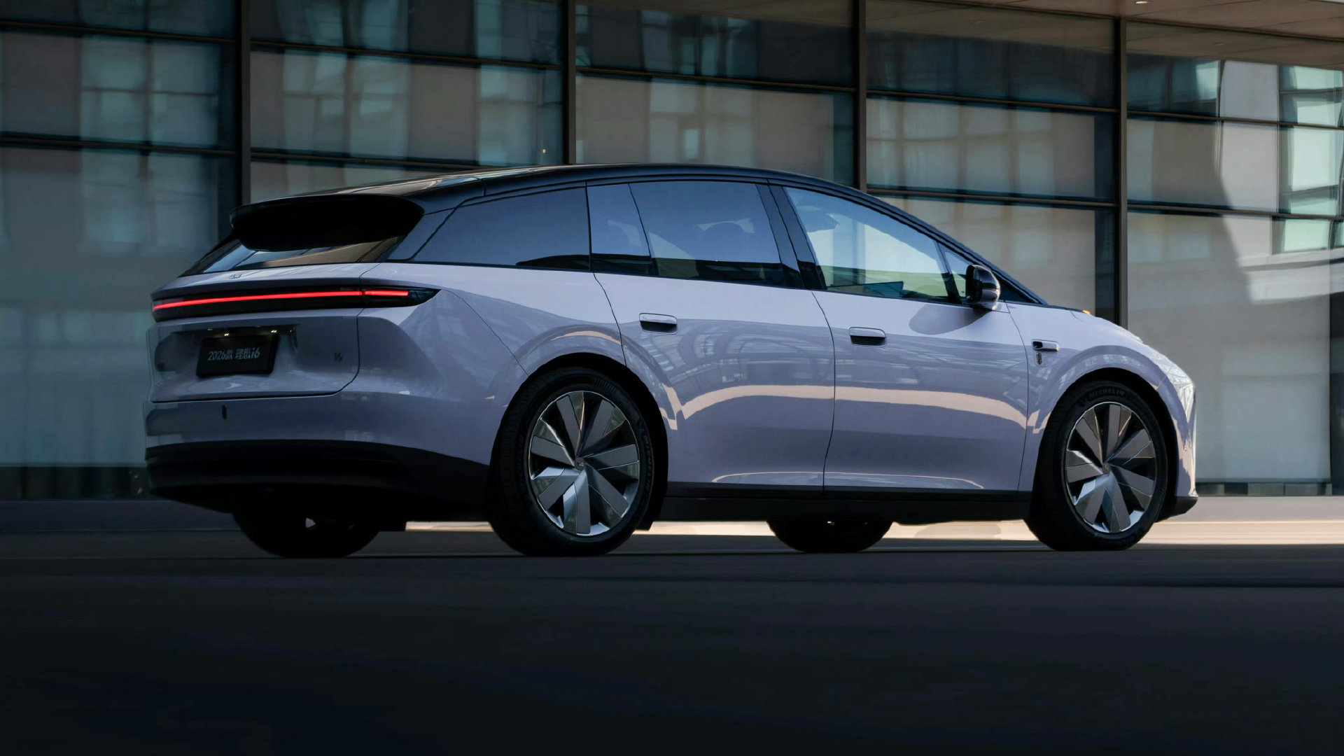 25-30万左右买一台新能源SUV，「67Y」几乎绕不开。

除了现象级的7和Y，论产品力，理想i6有势均力敌的对手吗？ ​