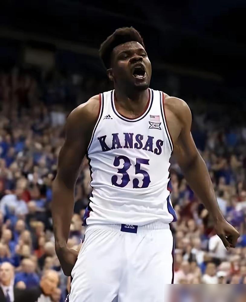 广东外援又折一个，手掌骨裂，季前赛直接报销。
萨姆纳是来顶后场的，结果一场没打先躺了，左手缠着纱布，俱乐部说“保留回归可能”，这话你细品。
更扎心的是，队里现在只注册了一个外援博日奇能用，紧急拉了个尼日利亚大个子阿祖布伊克救火。
豪门啊，广东啊，落到外援都凑不齐的地步。
昨天出征仪式挺热闹，