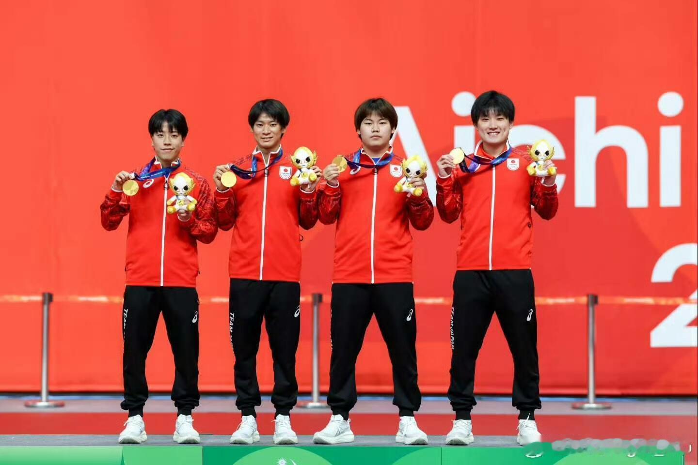 #松岛辉空或是国乒未来十年最强对手#
松岛辉空看似满不在乎，实则进攻犀利。07年出生，今年19岁，这位外协新星，值得国乒高度重视[笑cry][笑cry] ​