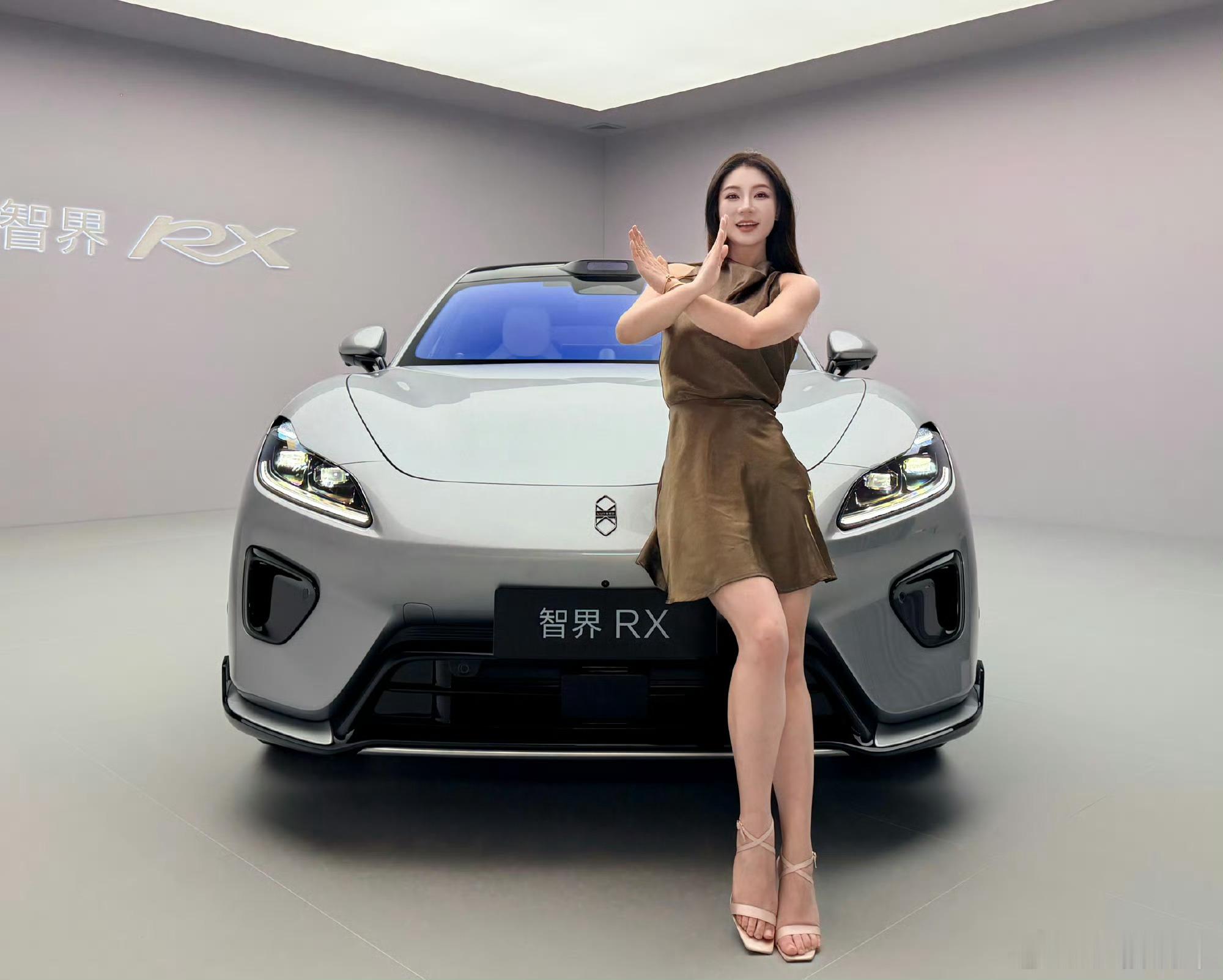 #智界RX正式上市售价25.98万起#智界RX正式上市，价格如下
智界RX Max ：25.98万元起
智界RX Max 长续航版：28.98万元起
智界RX Ultra：31.98万元起
智界RX Ultra 长续航版：34.98万元起
智界RX Ultra 四驱版：36.98万元起
智界RX Ultra+：38.98万元起

31.98万开始解锁L3架构+空气悬架
这个定价，你们 ​