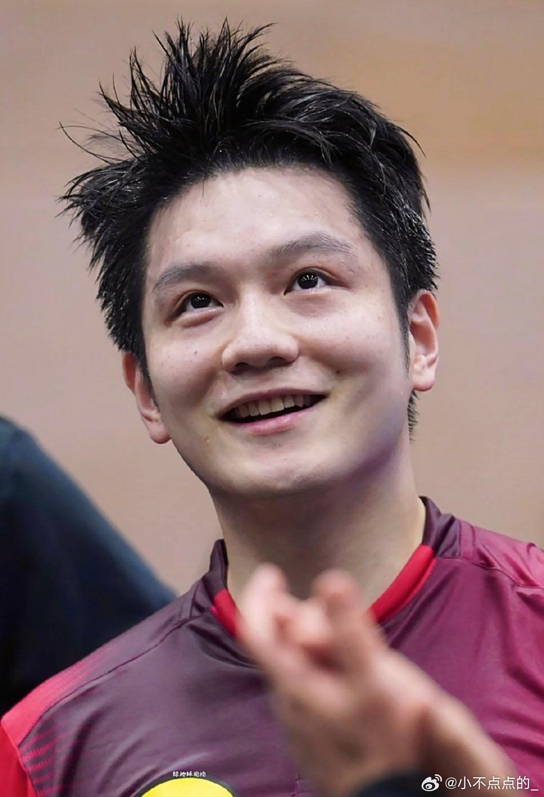#樊振东回应未来目标##樊振东说这就是我的目标#
面对波尔的提问，樊振东在宣传片道出自己长久以来的职业心愿。他希望球迷觉得自己是很好的人、优秀的选手，持续努力，帮助俱乐部斩获更多胜利与冠军。
#樊振东波尔谈退役话题# ​