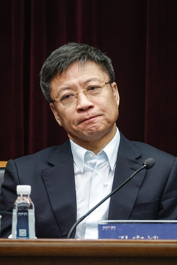 没什么说孙宏斌最应该感谢的人是贾跃亭呢？孙宏斌在2016年被贾跃亭坑了150亿后，明白了啥是江湖险恶，疯狂扩张的时候更加谨慎了，可以说是小心翼翼，避免了更大的坑。吃过这次大亏之后，孙宏斌的投资思路明显收敛。后续融创拿地、并购项目，不再盲目all in，多了很多风险考量，做事变得小心翼翼。一场百亿巨亏