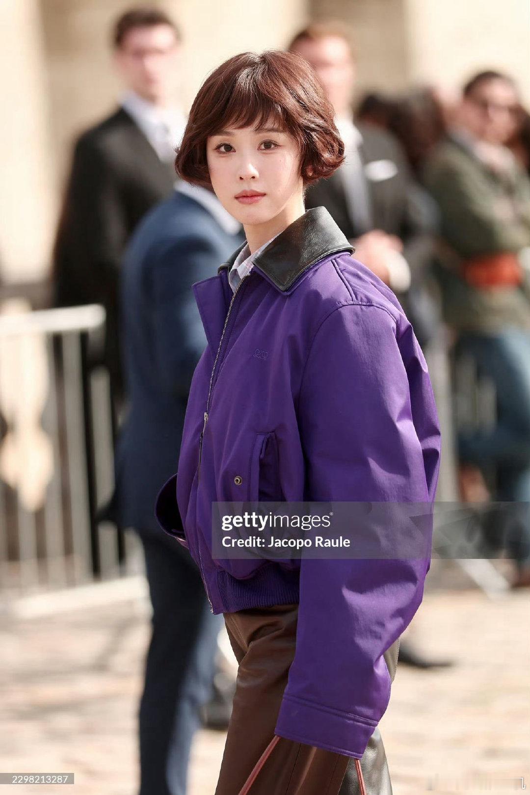 #罗意威大秀#我的天呐 陈都灵G社生图状态太好了吧 还得是纯天然的脸蛋 太美了吧 ​