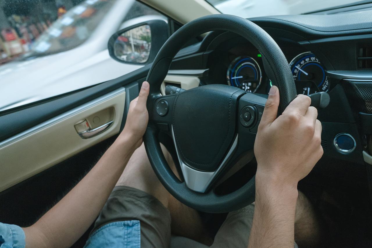堵车路怒想骂人？踩一脚刹车，把平安带回家