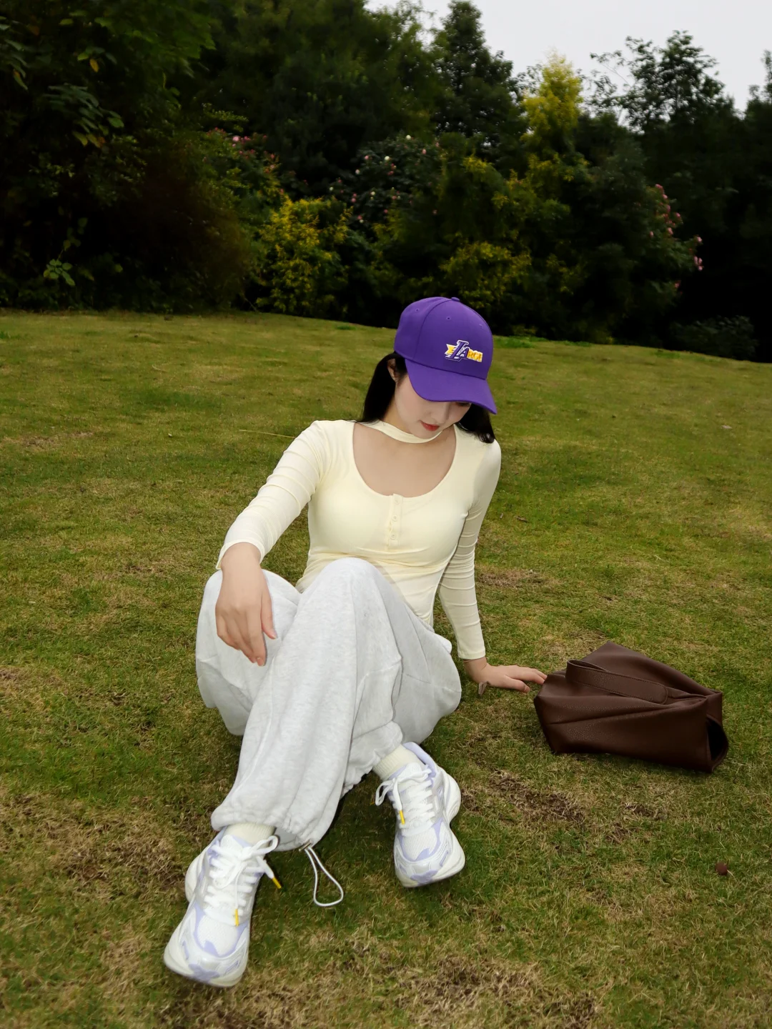 这天气是真适合去草坪上玩儿呀