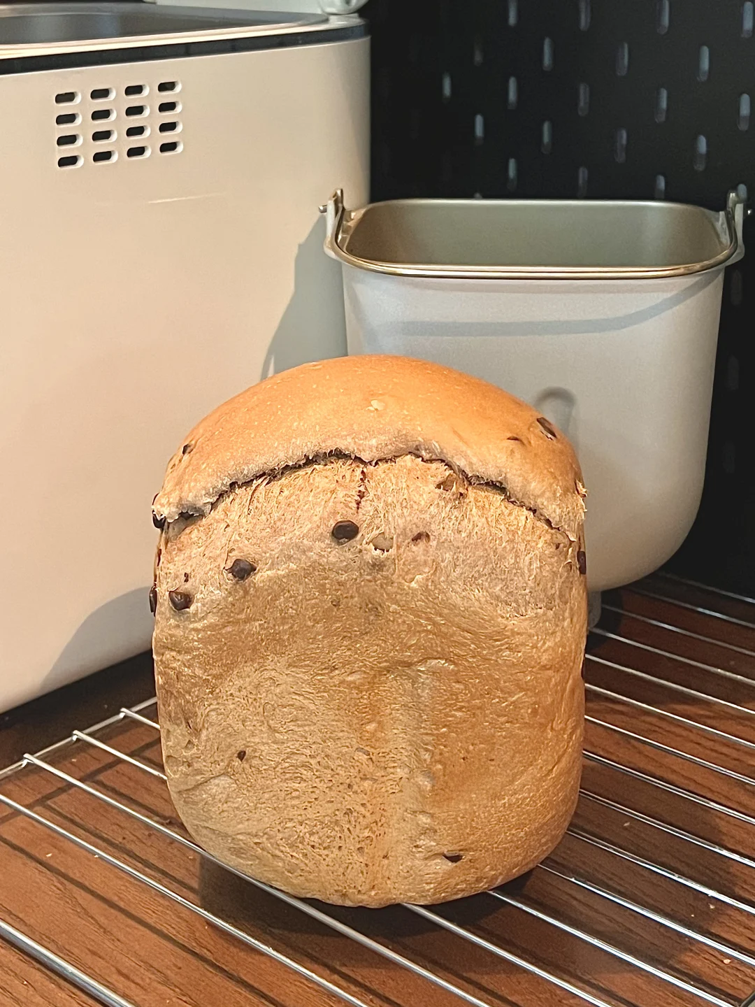 两步就成功！咖啡巧克力豆吐司，一键出！