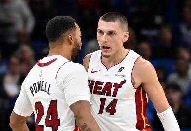 不怪鲍威尔发牢骚不满，鲍科比的实力和稳定性在联盟中绝对是首发级别的，可...