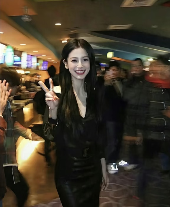 她怎么穿都高级！穿都高级！