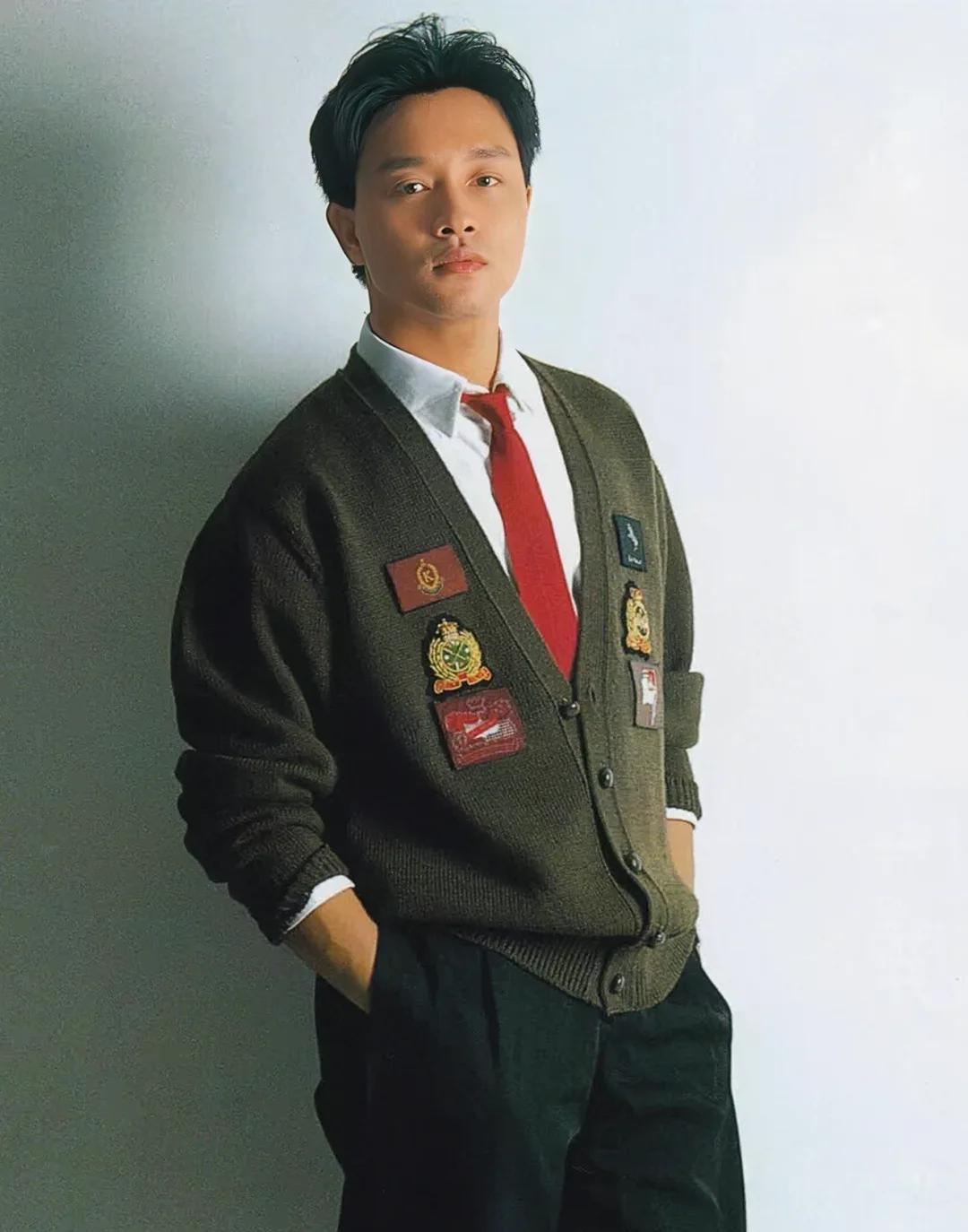 张国荣十大经典电影排行榜
 
1. 《霸王别姬》｜1993
华语影史巅峰，程蝶衣，不疯魔不成活。哥哥把人戏不分的名角演到极致，拿下戛纳金棕榈大奖。
​
2. 《阿飞正传》｜1990
张国荣金像奖影帝之作，旭仔，无脚鸟。一句“一分钟朋友”成为港片永恒名场面，王家卫成名作。
​
3. 《倩女幽魂》｜19