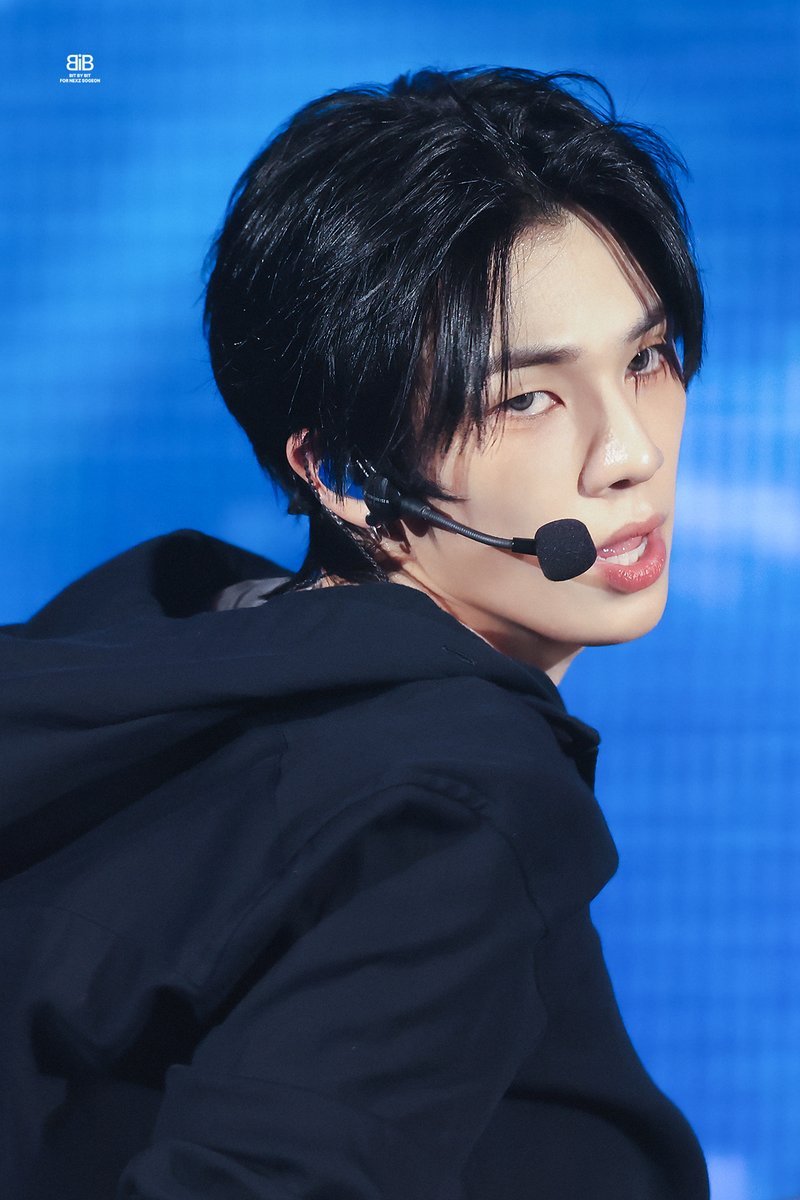 #苏建SoGeon[超话]# 🦋#纯净少年音苏建# 
260930 MAGIC CORE 饭拍

✨️
cr.bitbybit913/O913SO/Spectrum_0913/yummy9l3
———————————————————
📣招新公告
🔔泡泡提醒
📒安利手册 ​