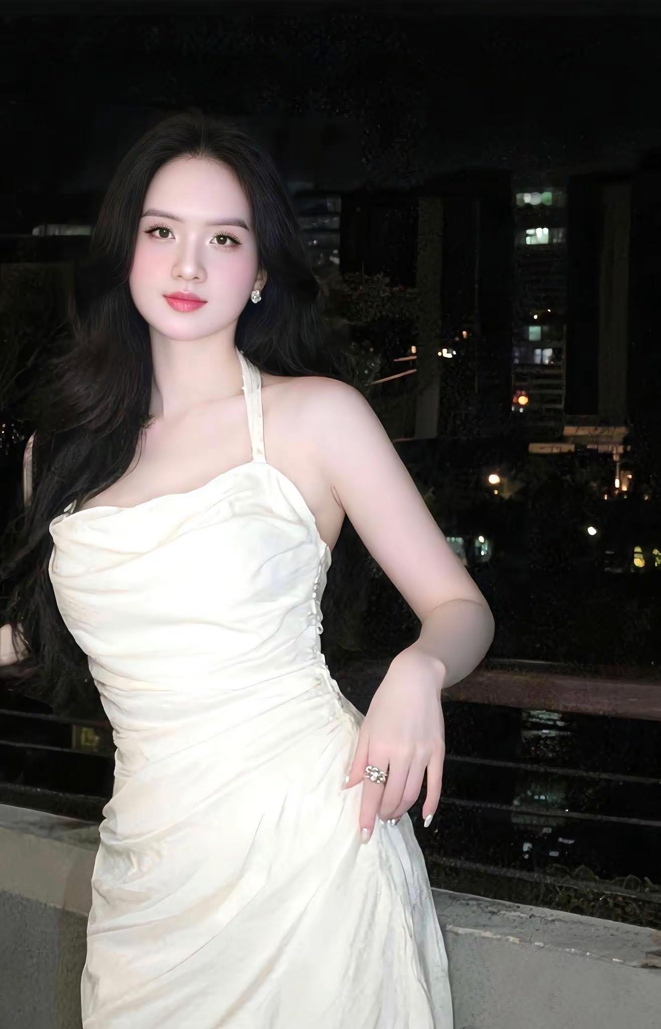 <p>辣妹穿搭 <!--{img:0}--><!--{img:1}--...