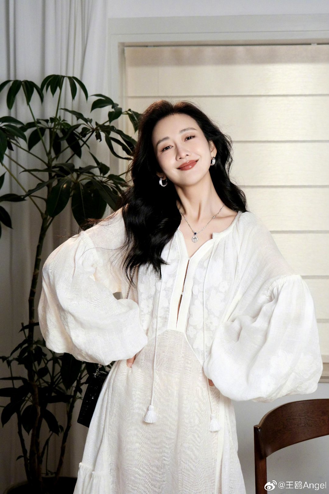 #王鸥 我目前独自养育一个孩子#
多多关注演员作品吧～
支持姐姐～
我们永远都会在[心]
​
