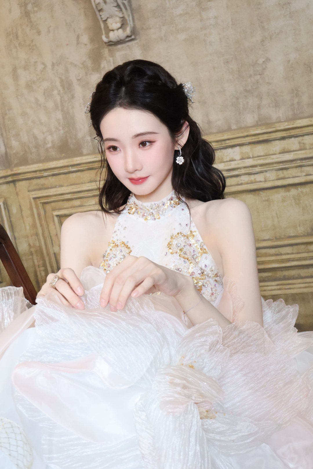 #张艺凡[超话]# zyf#张艺凡未来可期# zyf#青年演员张艺凡# 

“花会沿路盛开 你以后的路也是” "𝐹𝑙𝑜𝑤𝑒𝑟𝑠 𝑤𝑖𝑙𝑙 𝑏𝑙𝑜𝑜𝑚 𝑎𝑙𝑜𝑛𝑔 𝑡ℎ𝑒 𝑟𝑜𝑎𝑑, 𝑎𝑛𝑑 𝑠𝑜 𝑤𝑖𝑙𝑙 𝑦𝑜𝑢 𝑖𝑛 𝑡ℎ𝑒  ​