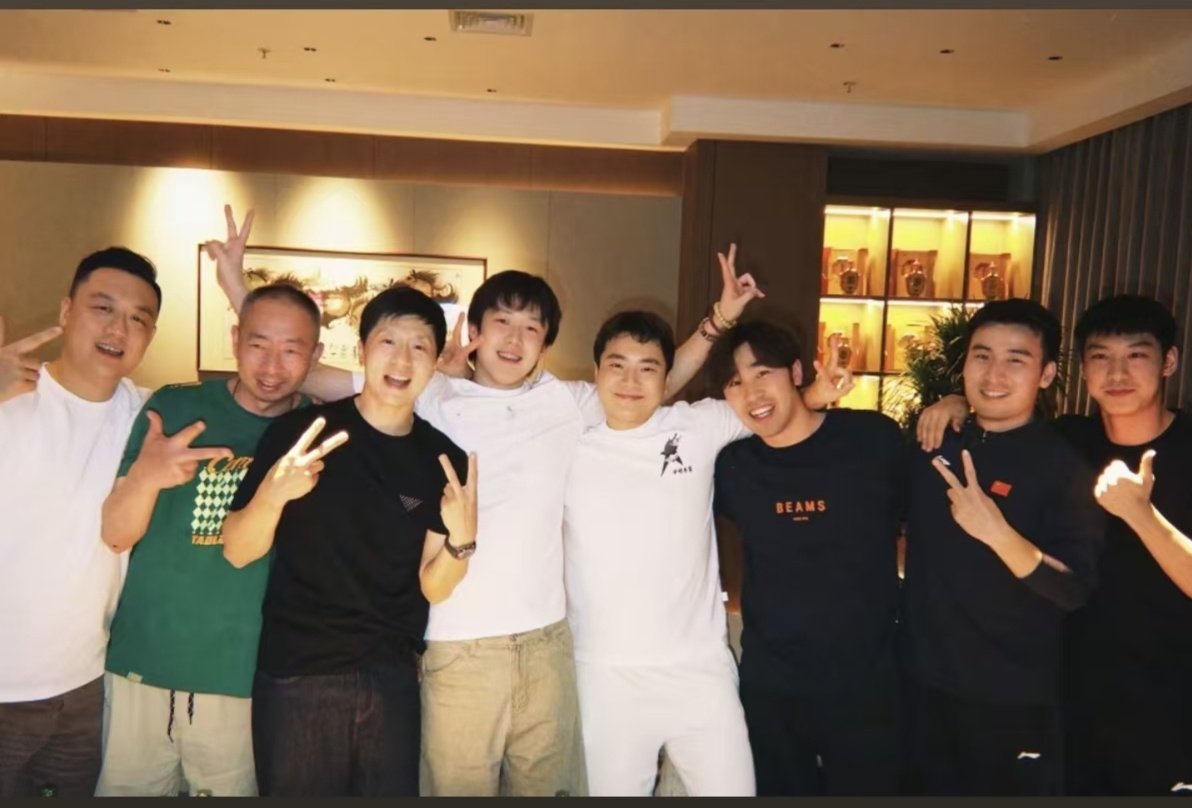 #王楚钦现身马龙梁靖崑庆生宴# 王楚钦只是受邀出席，出席的还有其他好友，他在好好休息，勿扰！ ​