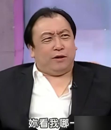 70岁的周润发，还穿着背心跟老友跑步买菜，王晶一句话点破：他现在很孤独。

王晶看的是名利场的热闹，周润发过的才是自己的日子。
当年揣着两把枪杀进好莱坞，西方资本要的是冷血面孔，给的是水土不服的边缘配角，连后来的李慕白，骨子里也全是东方人无法言说的隐忍与苍凉。那是一整代顶级华人巨星在异乡文化壁