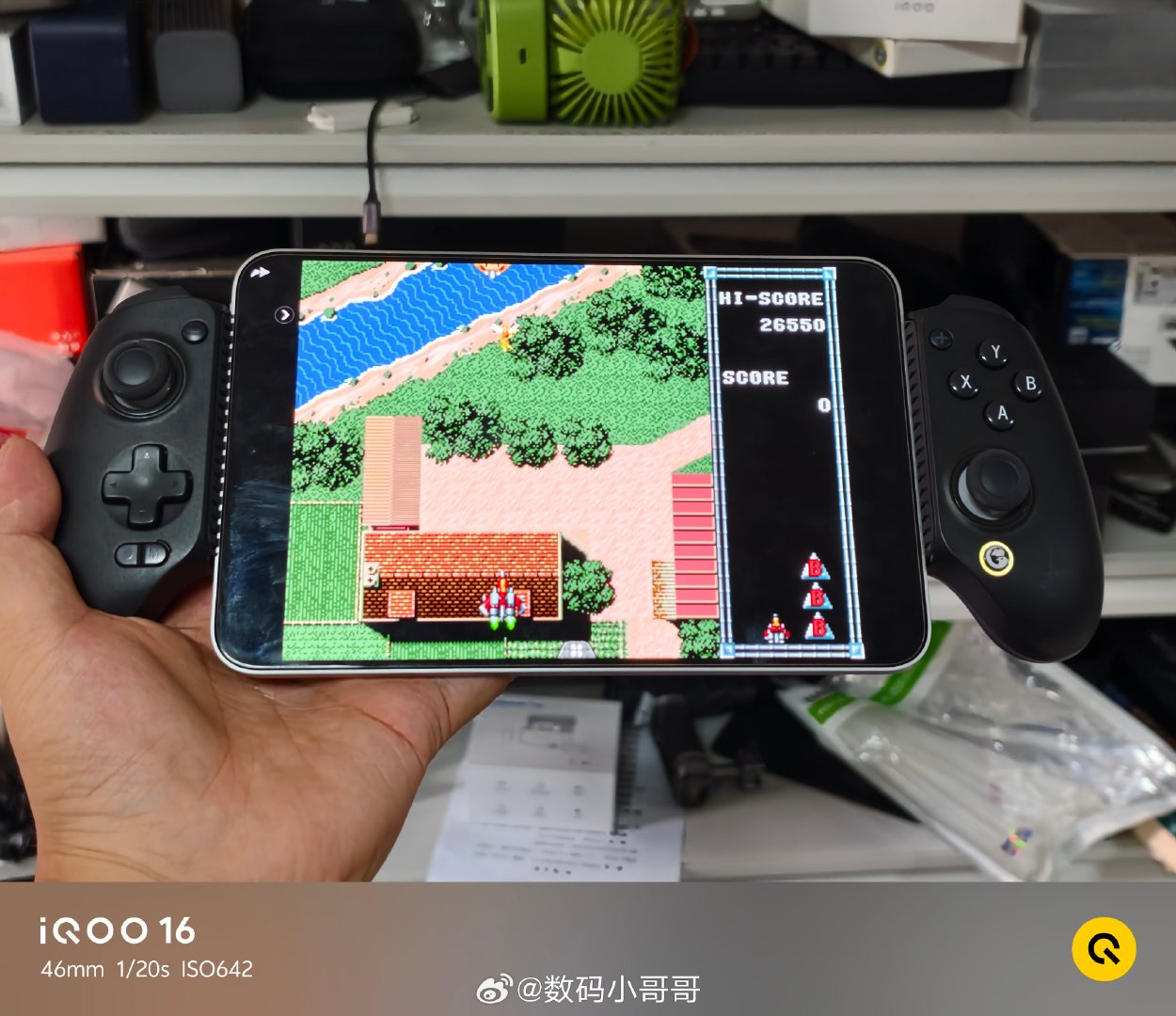 iQOO Pad Ultra下载了个小鸡模拟器，重温了一下雷电。大屏+游戏手柄，玩着还挺爽的[哈哈][哈哈][哈哈] ​