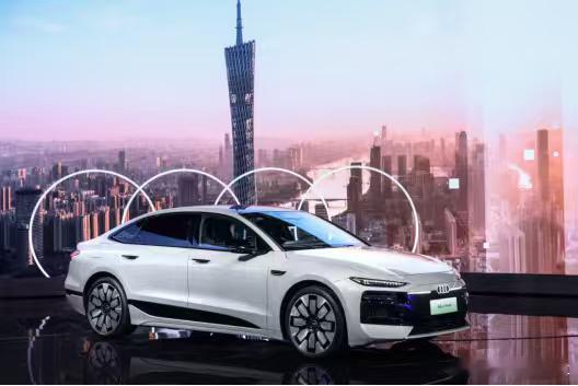 六屏联动！一汽奥迪A6L e-tron的座舱是数字舞台坐进车内，现在的...