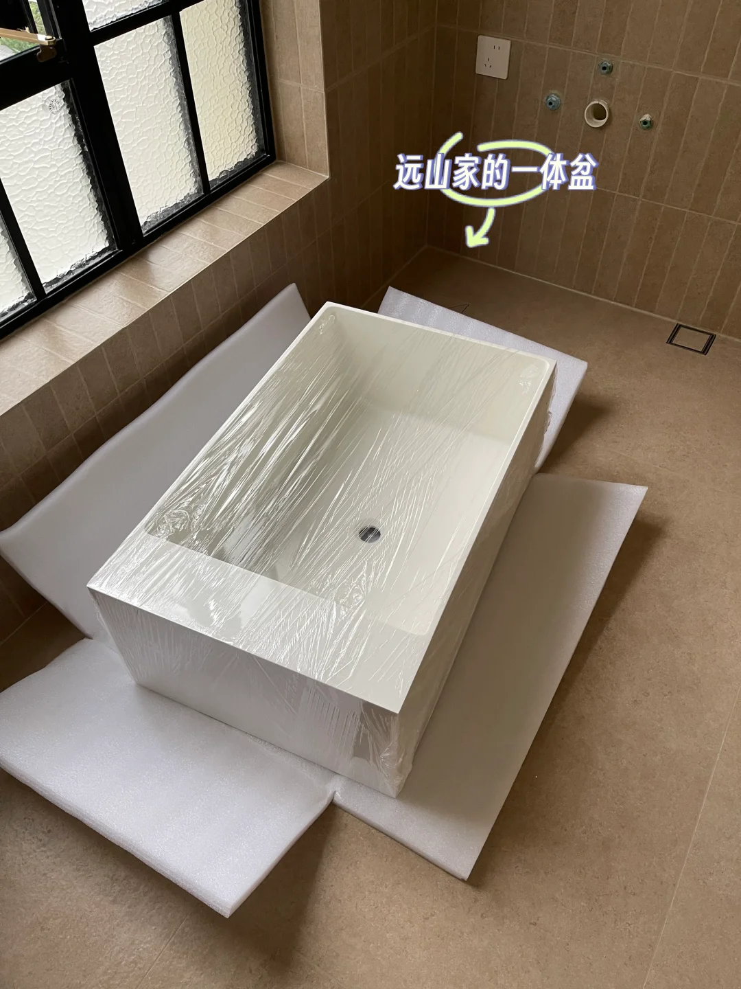 发几张返图：亚克力一体盆➕不锈钢龙头