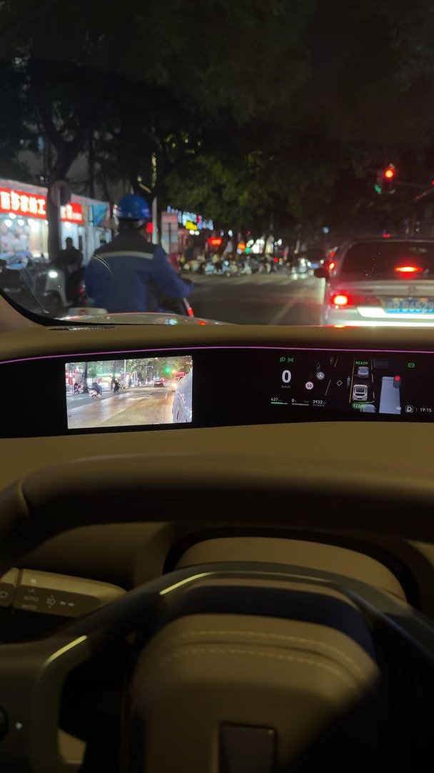 阿维塔07电子外后视镜，很清晰呀