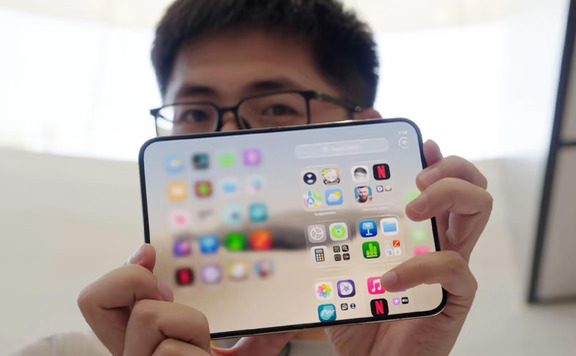 苹果对于折叠屏的定义仍然是“大号手机”