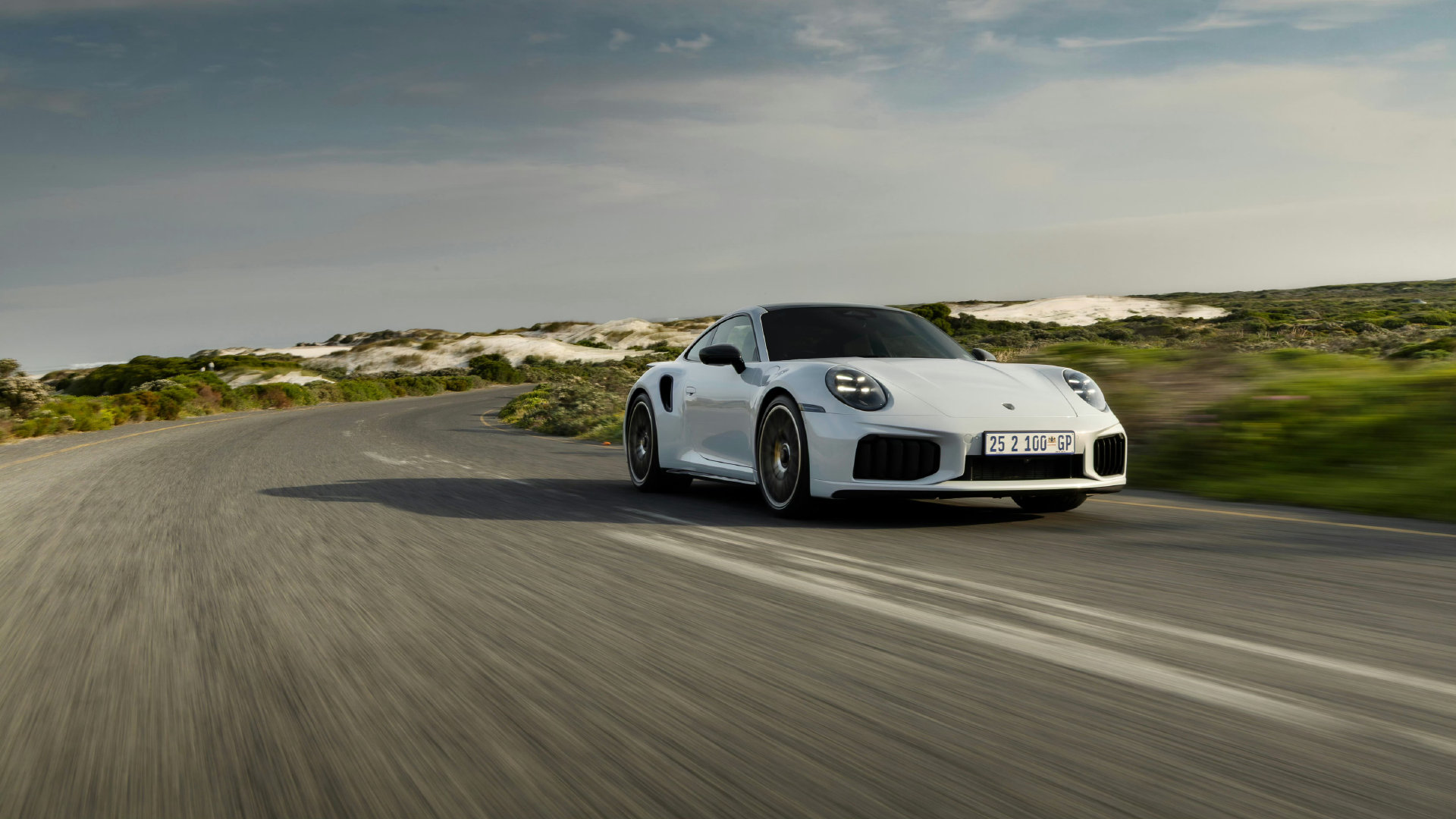 保时捷 911 Turbo S
[色][色] ​