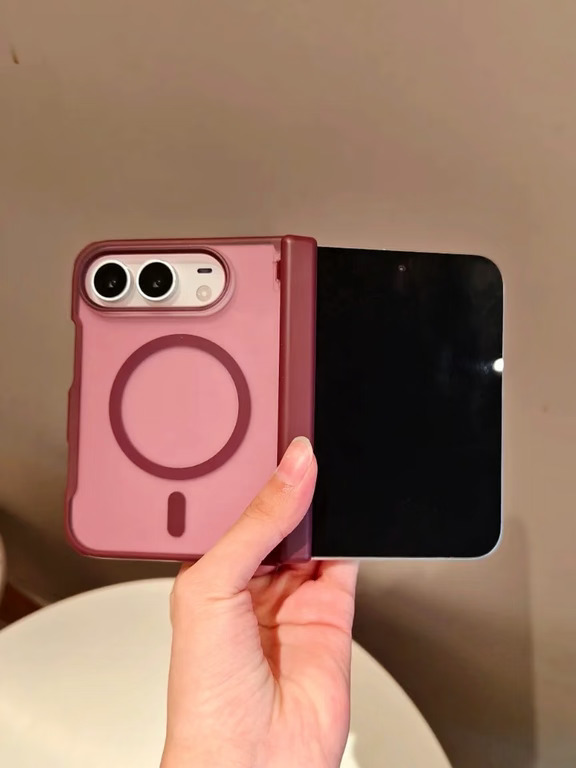 Iphone Duo酒红手机壳就这样闪进我心巴了✨
