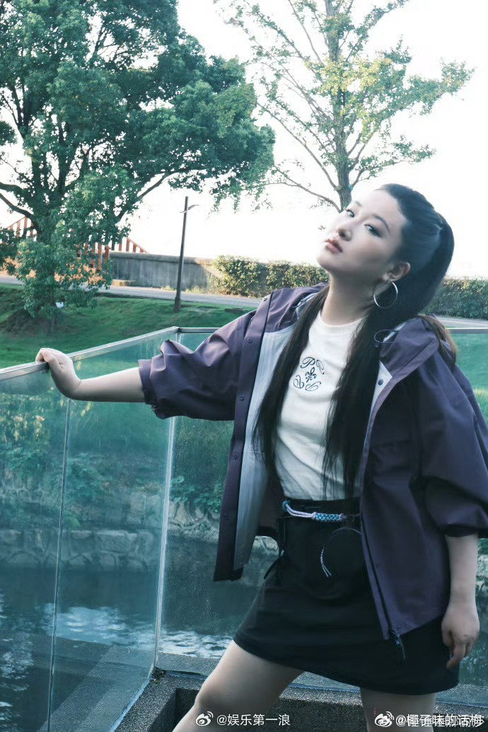 锤娜丽莎长文谈我家那闺女
锤娜丽莎秒删
张家齐居然这么小就去训练了
锤娜丽莎疑似被张家齐妈妈气懵了
难怪张家齐叫小金豆 ​