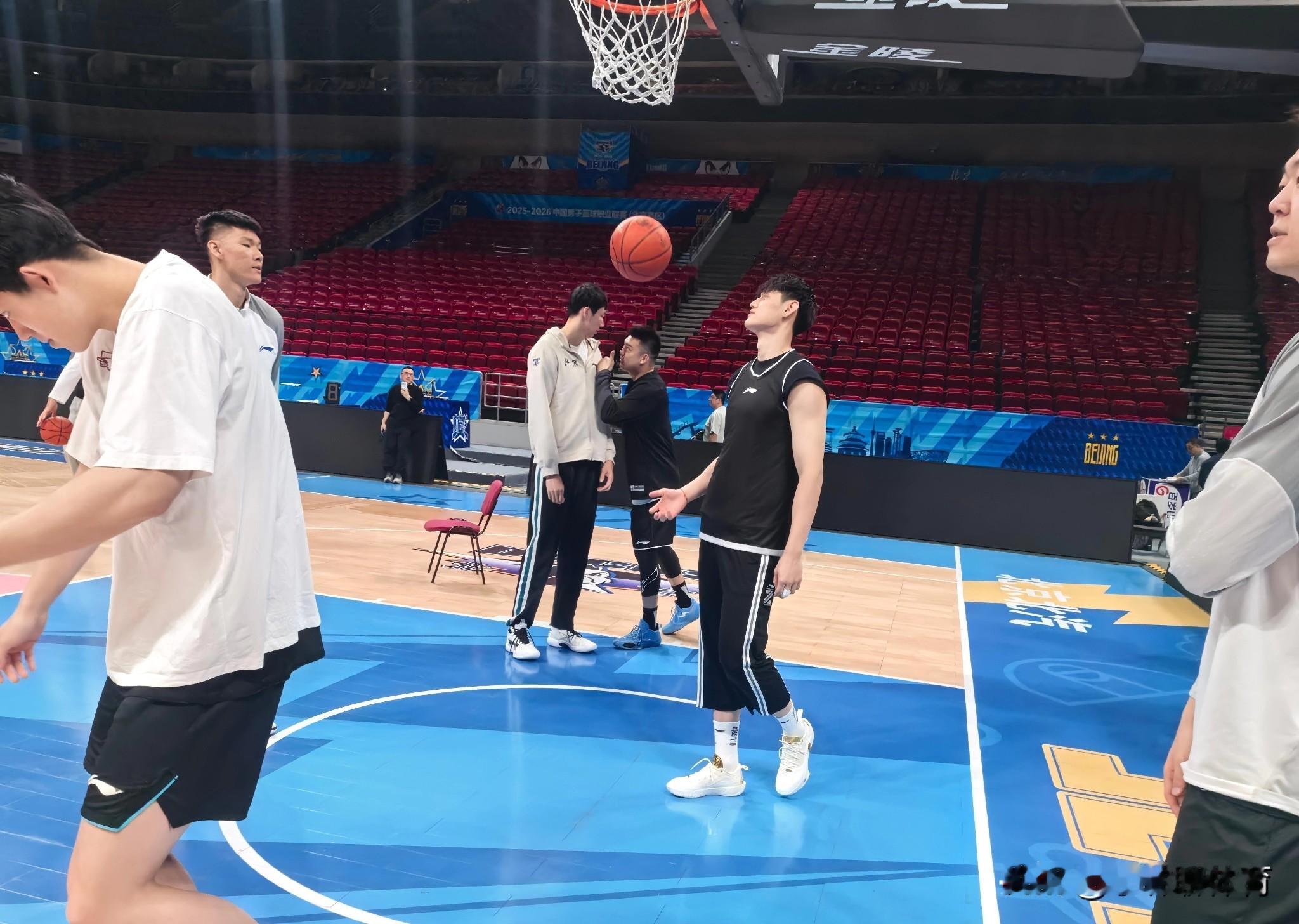 曾凡博今晚复出，威廉姆斯首秀登场，北京队收官战双线重启。  今天晚上7...