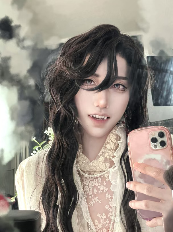 这张脸配黑长卷如何呢