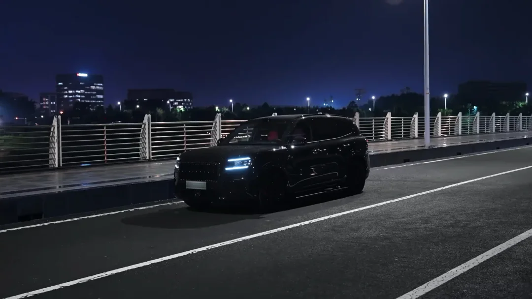 ▪️极氪8X｜新公路之王，稳驭山河