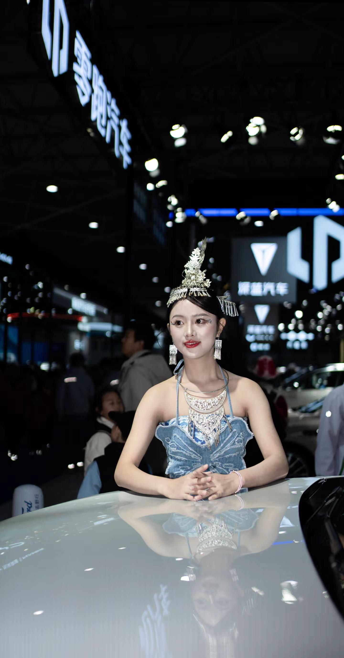 <p>车展现场 车展小姐姐 <!--{img:0}--><!--{im...