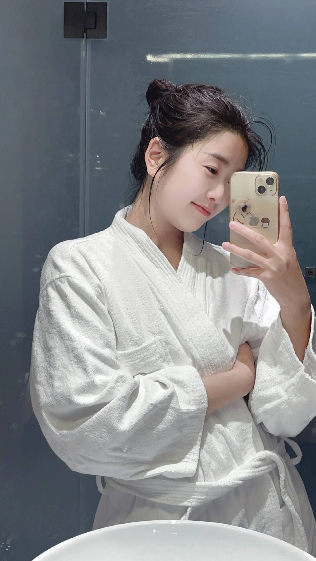 对镜拍｜好喜欢自己的素颜呀～