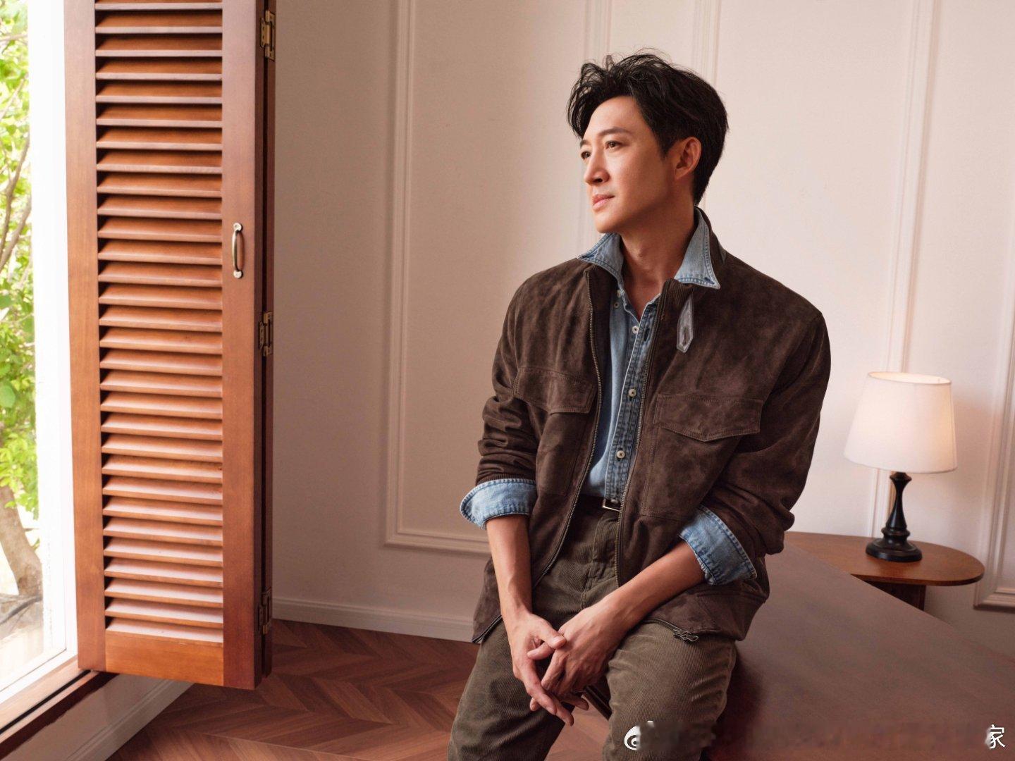 Brooks Brothers布克兄弟官宣王阳出任品牌代言人，演绎New Ivy常春藤新风格
 
Brooks Brothers布克兄弟正式宣布演员王阳成为品牌代言人，并演绎品牌秋冬系列广告大片，诠释New Ivy常春藤新风格美学。
 
1818年诞生于纽约的布克兄弟，是美式成衣文化与常春藤风格的开创者。品牌提出New Ivy常春藤新风格 ​