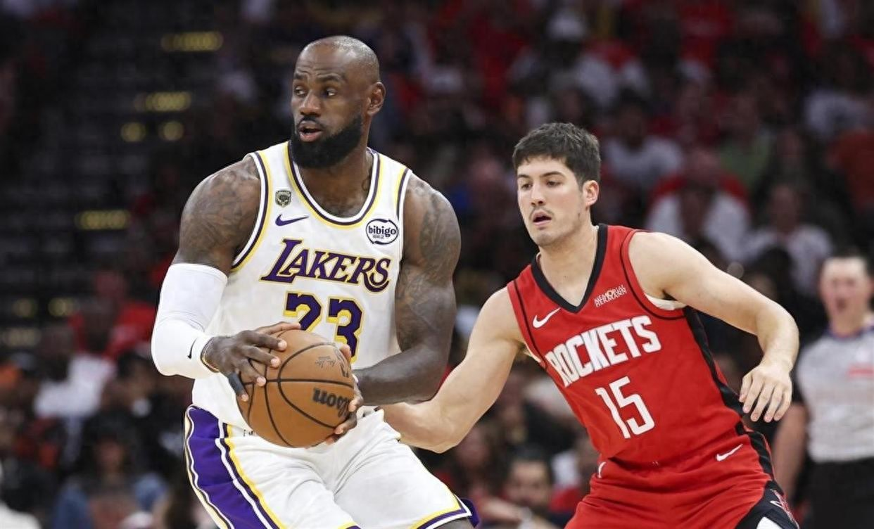 湖人3-0领先，对手核心还缺阵，所有人都等着横扫收工。 结果呢？96-...