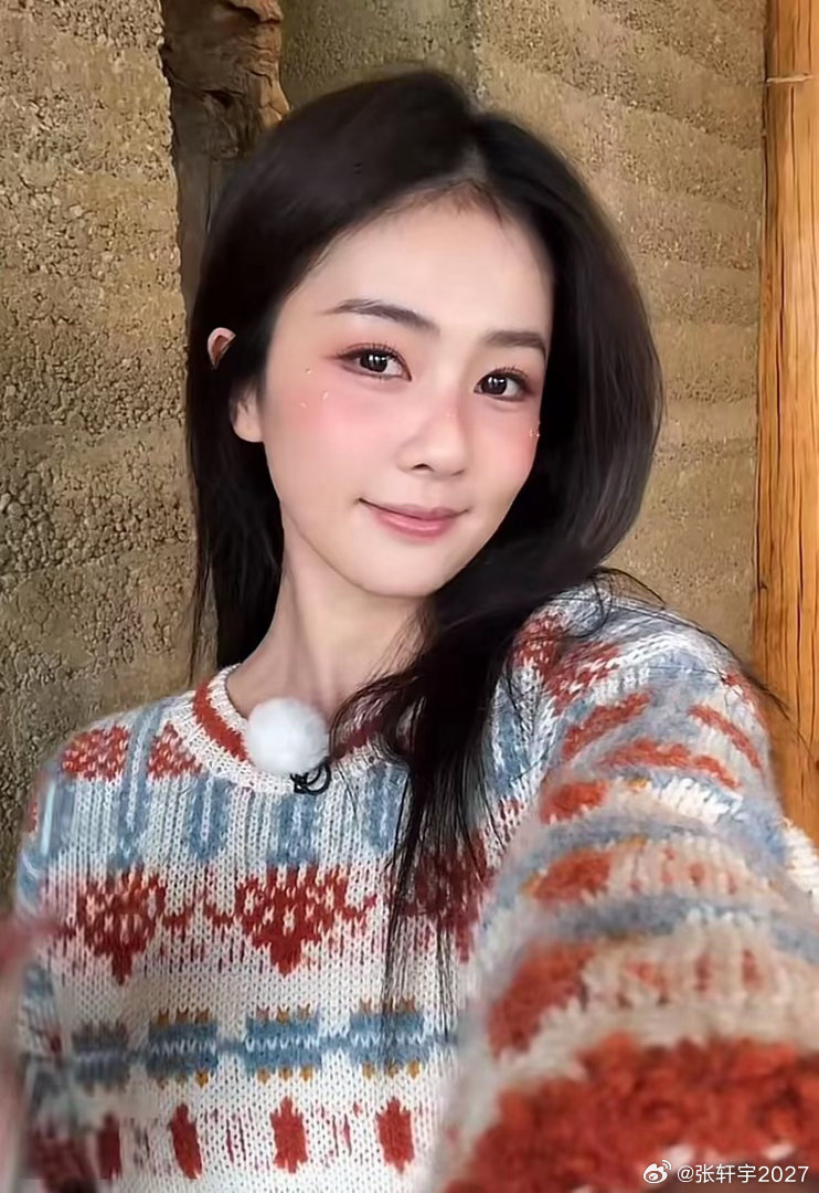 都以为见面会照常办，结果说取消就取消。白鹿曼谷这场活动，终究还是没扛住。
10月19日工作室发文，原定25号的曼谷见面会正式叫停。声明里写得很清楚，依据是近期相关风险提示，跟平台沟通后做的决定。早在几天前，驻泰使馆就发过提醒，提到泰国近期有多起中国公民入境后失踪失联的情况，还特别点了针 ​