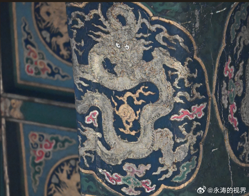 两色金坐龙纹盒子太和殿内檐清康熙龙和玺彩画 ​​​