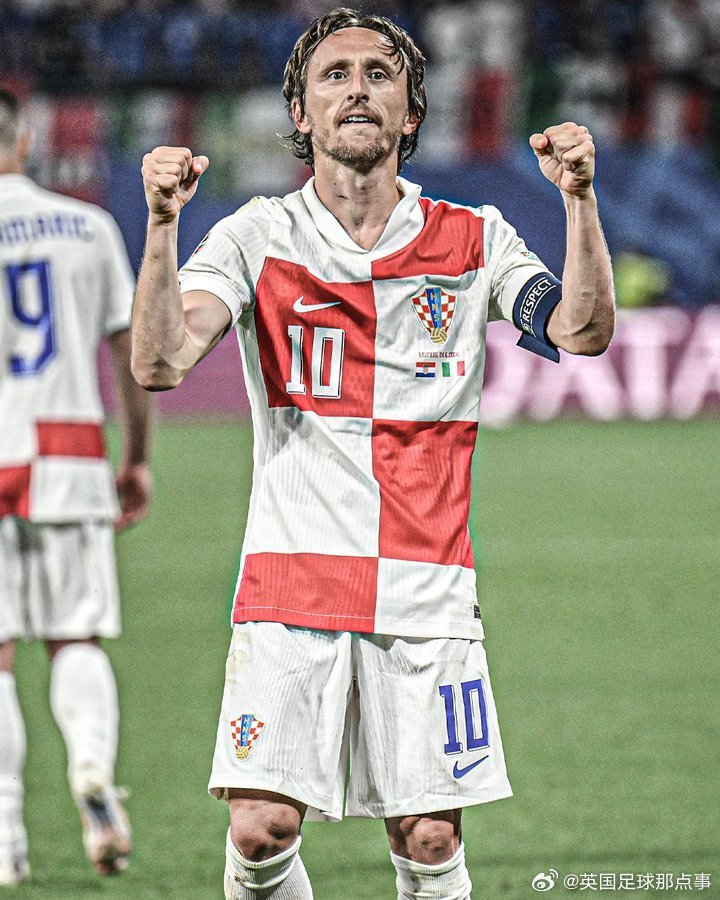 【传奇继续】🇭🇷克罗地亚提前一轮锁定世界杯席位！40岁的莫德里奇将...