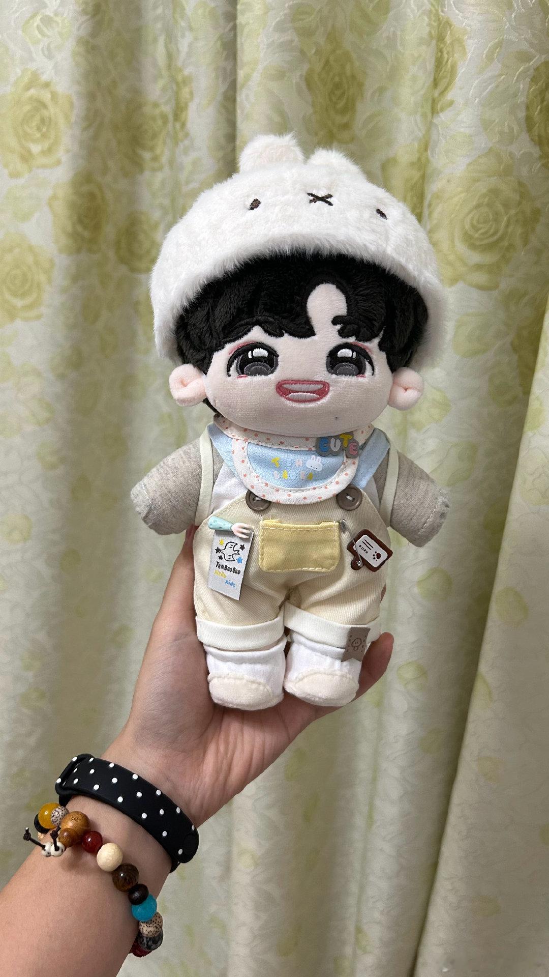 #时代少年团周边中转站[超话]# 出宋亚轩2.0几乎全新很少把玩送一套娃衣 ​
